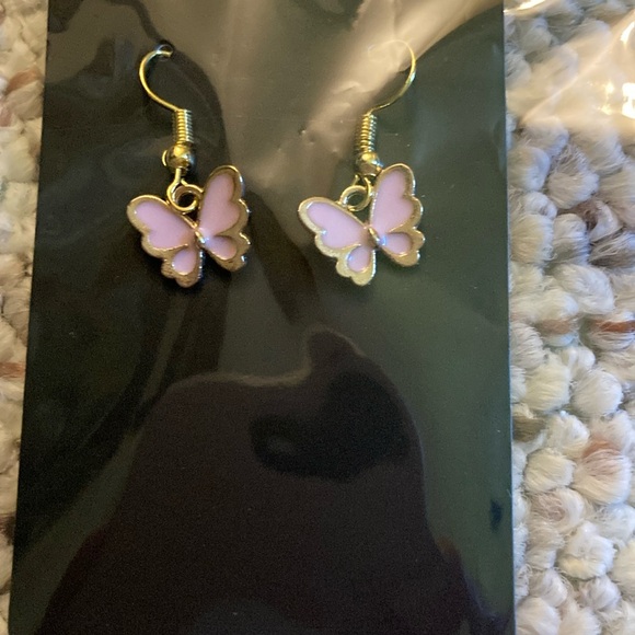 Light Pink Butterfly earrings. - Picture 1 of 3